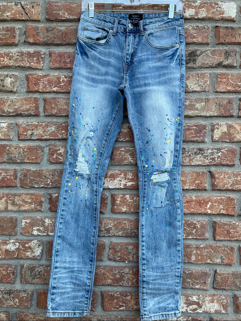 FOREVER 21 Women’s Blue Distressed Skinny Jeans with Paint Splatter